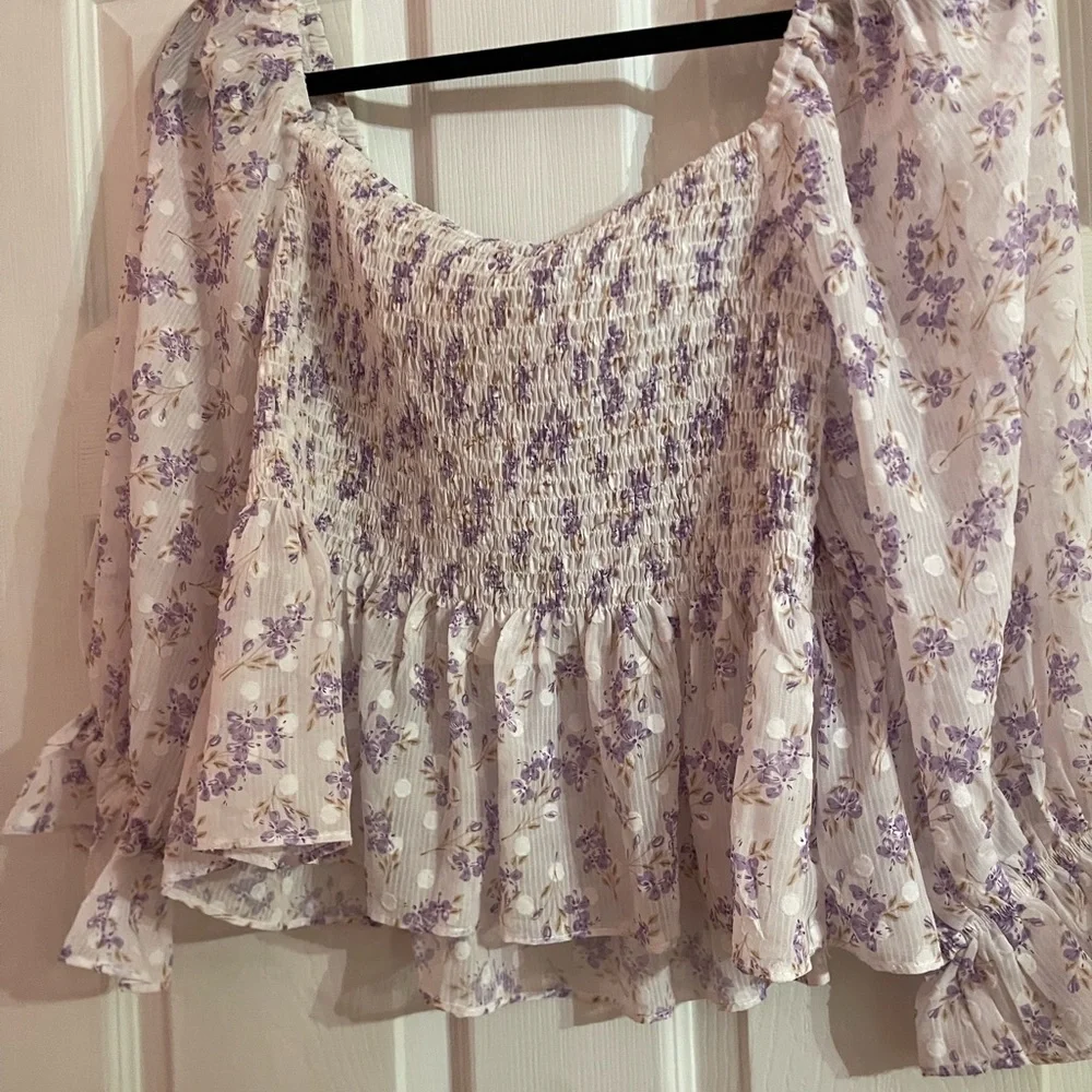Spring floral top - Picture 3 of 3